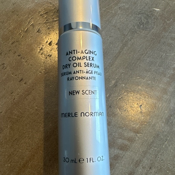 Merle Norman Anti-Aging Complex Dry Oil Serum - 1 oz New without box